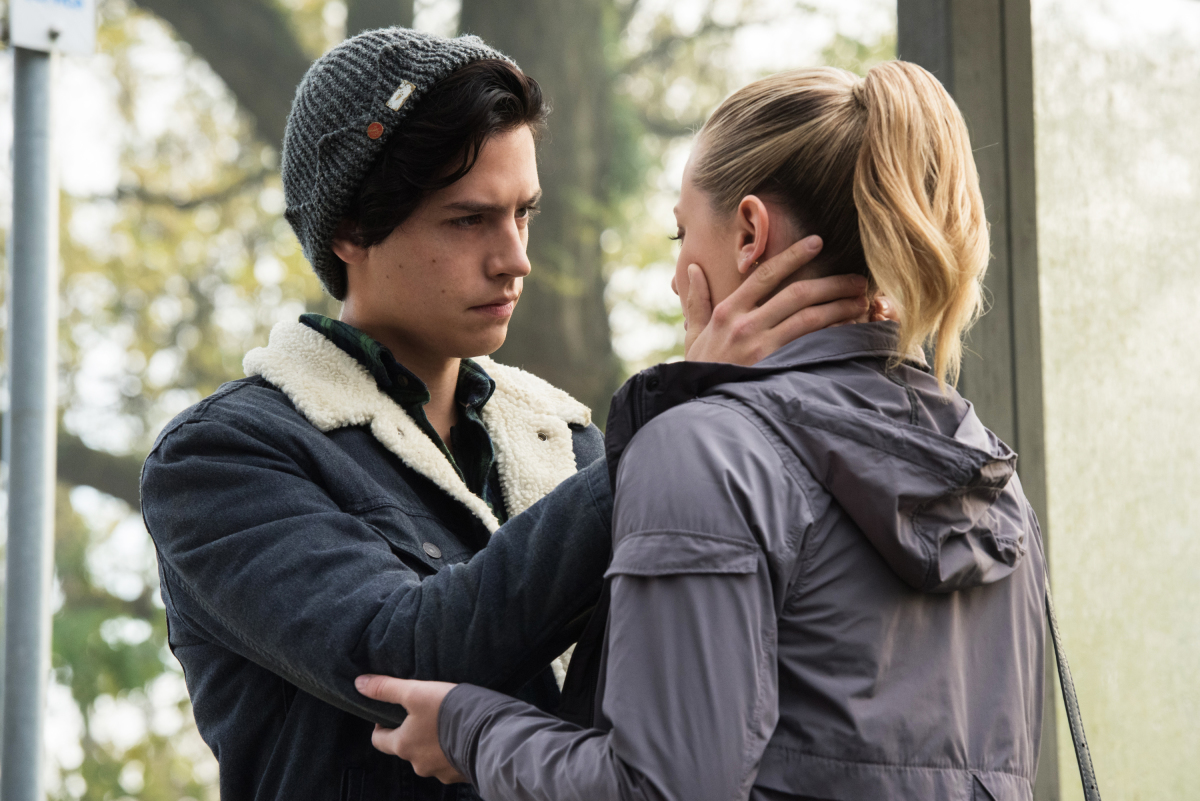 Ривердейл 1 сезон 6 серия смотреть онлайн на русском! - Where To Watch Riverdale Season 6 Episode 1