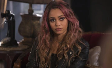 Смотреть Ривердейл 2 сезон 17 серия онлайн