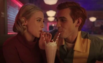 Смотреть Ривердейл 7 сезон 1 серия онлайн